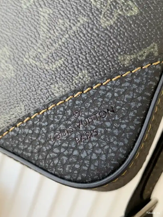 Cheap MESSENGER TRIO LOUIS VUITTON 0629